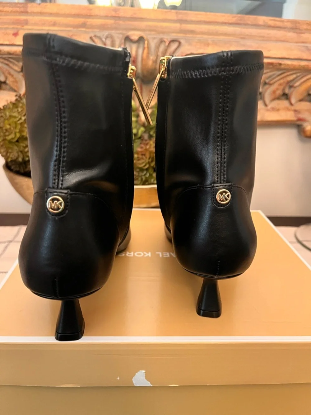 NIB Michael Kors Sze 7.5 Black Pointed Faux Leather Ankle Boots Gold Zip Modern